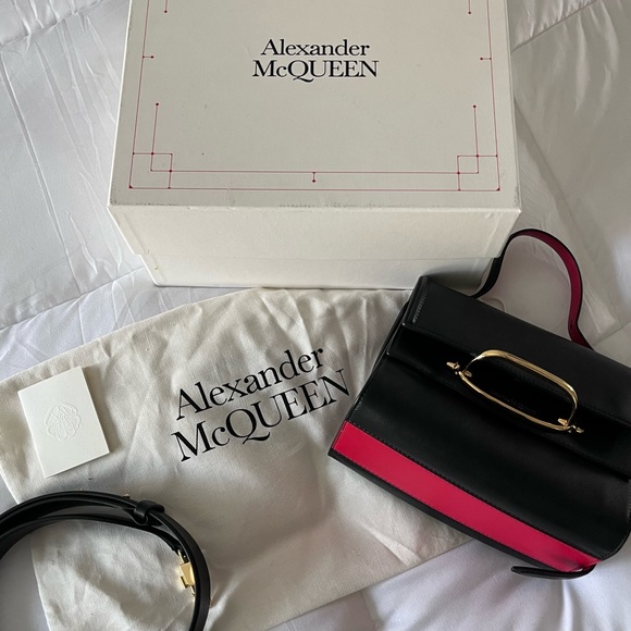 Alexander McQueen Small Double Flap Leather Shoulder Bag - Picture 14 of 16